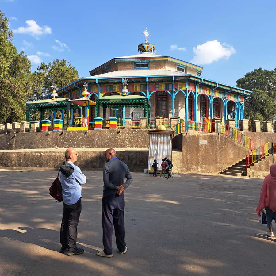 Addis Ababa at a Glance - Private transport and the shape of the day