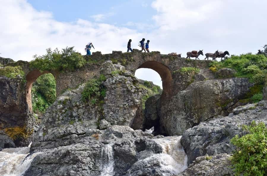 Addis Ababa: Debre Libanos, Blue Nile Gorge, and Cave Tour - The cave church and a difficult chapter of 1936