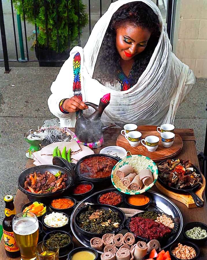 Addis abeba Full Cooking class. - Learning injera in a local kitchen