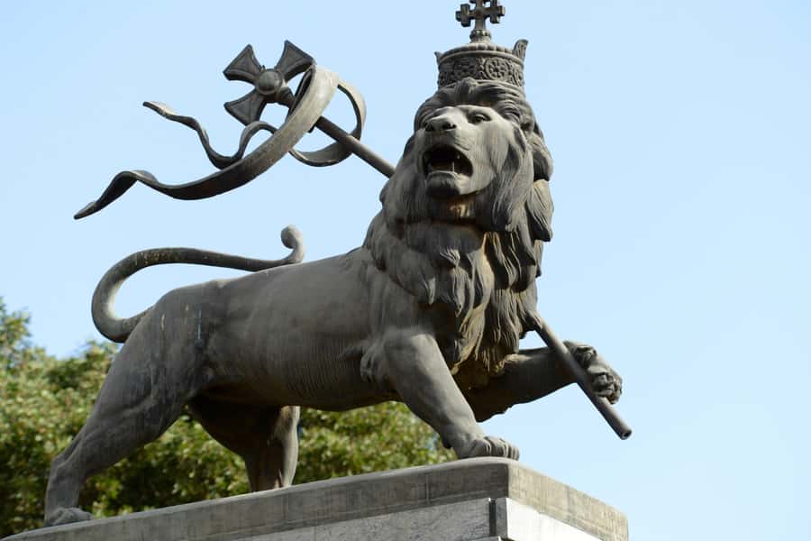 Authentic Addis Ababa Experience with Local Guide & Driver - Seeing Addis through its churches