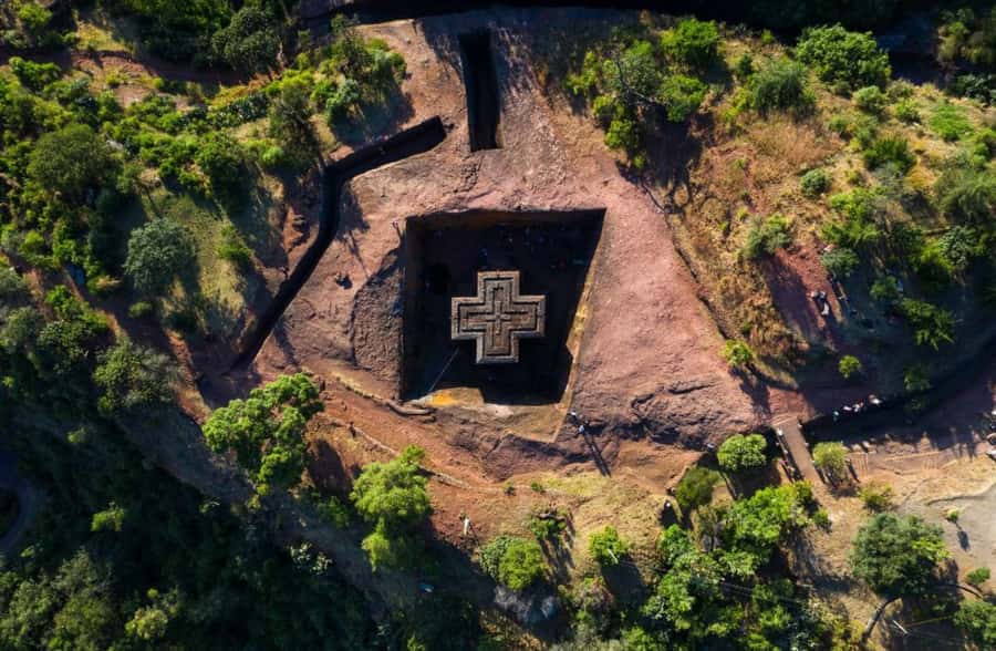 Full Day lalībela church's tour - Bete Giyorgis, the church everyone wants to see
